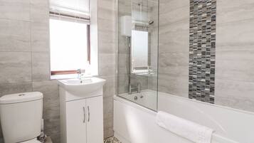 Cottage | Bathroom | Shower