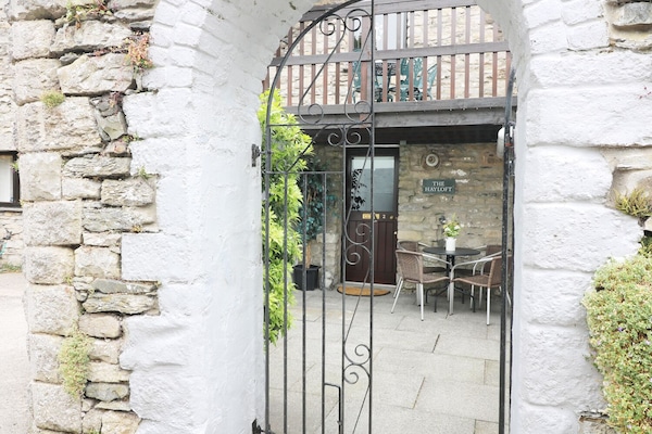 Cottage | Interior