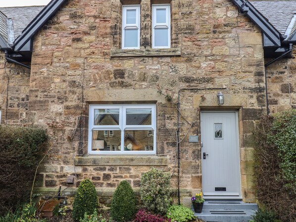 Cottage | Exterior detail - Rose Cottage (Alnwick)