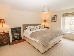 2 bedrooms, individually decorated, individually furnished, free WiFi