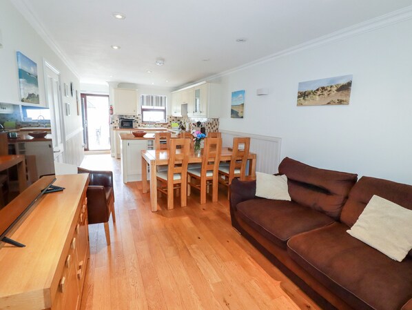 Cottage | Living area