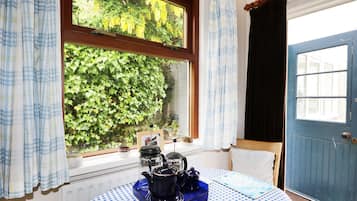 Cottage | Interior