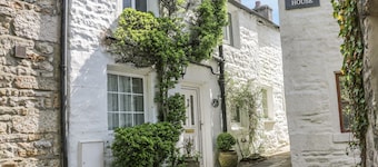 8 Stonegate