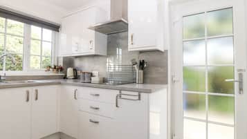 Casa de campo | Cozinha privada | Lava-louças, talheres/pratos/utensílios de cozinha