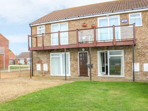 Cottage | Front of property - Surf (Hunstanton)