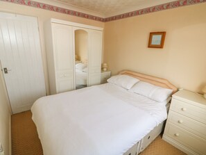 Cottage | 2 bedrooms, individually decorated, individually furnished - Surf (Hunstanton)