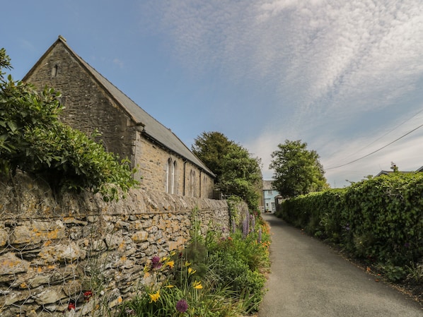 Cottage | Property grounds