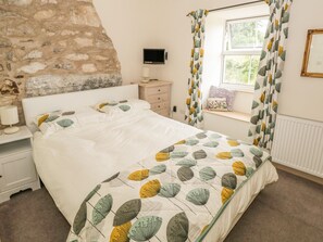 Cottage | 2 bedrooms, individually decorated, individually furnished, free WiFi - Herdwick Cottage (Grange-over-Sands)