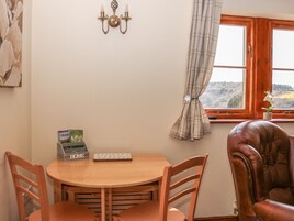 Cottage | Dining