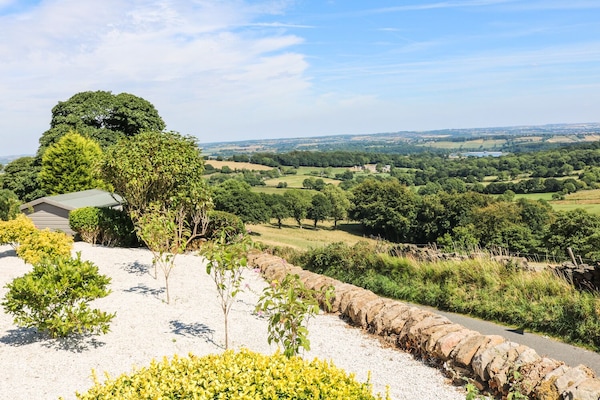 Cottage | Property grounds