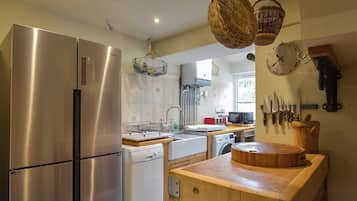 Cottage | Dapur peribadi | Ketuhar gelombang mikro, dapur, mesin basuh pinggan mangkuk