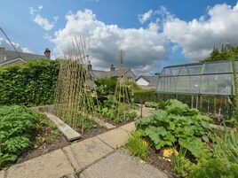 Cottage | Property grounds