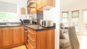 Cottage | Private kitchen | Cookware/dishes/utensils