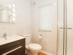 Cottage | Bathroom