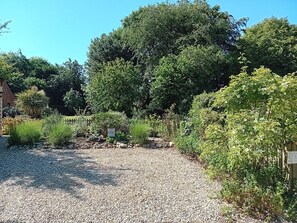 Cottage | Property grounds
