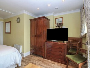 1 habitación, decoración personalizada y muebles diferentes