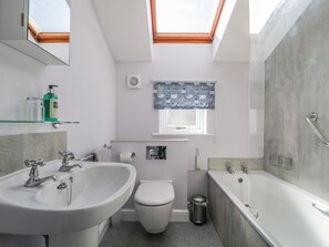 Cottage | Bathroom | Shower - Swinside Cottage (Keswick)