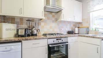 Cottage | Bếp riêng | Máy rửa bát, ấm điện, lò nướng bánh mì, ghế cao cho trẻ em