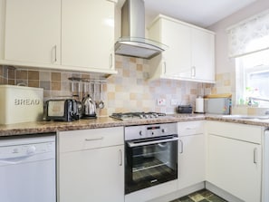 Cottage | Private kitchen | Dishwasher, electric kettle, toaster, high chair