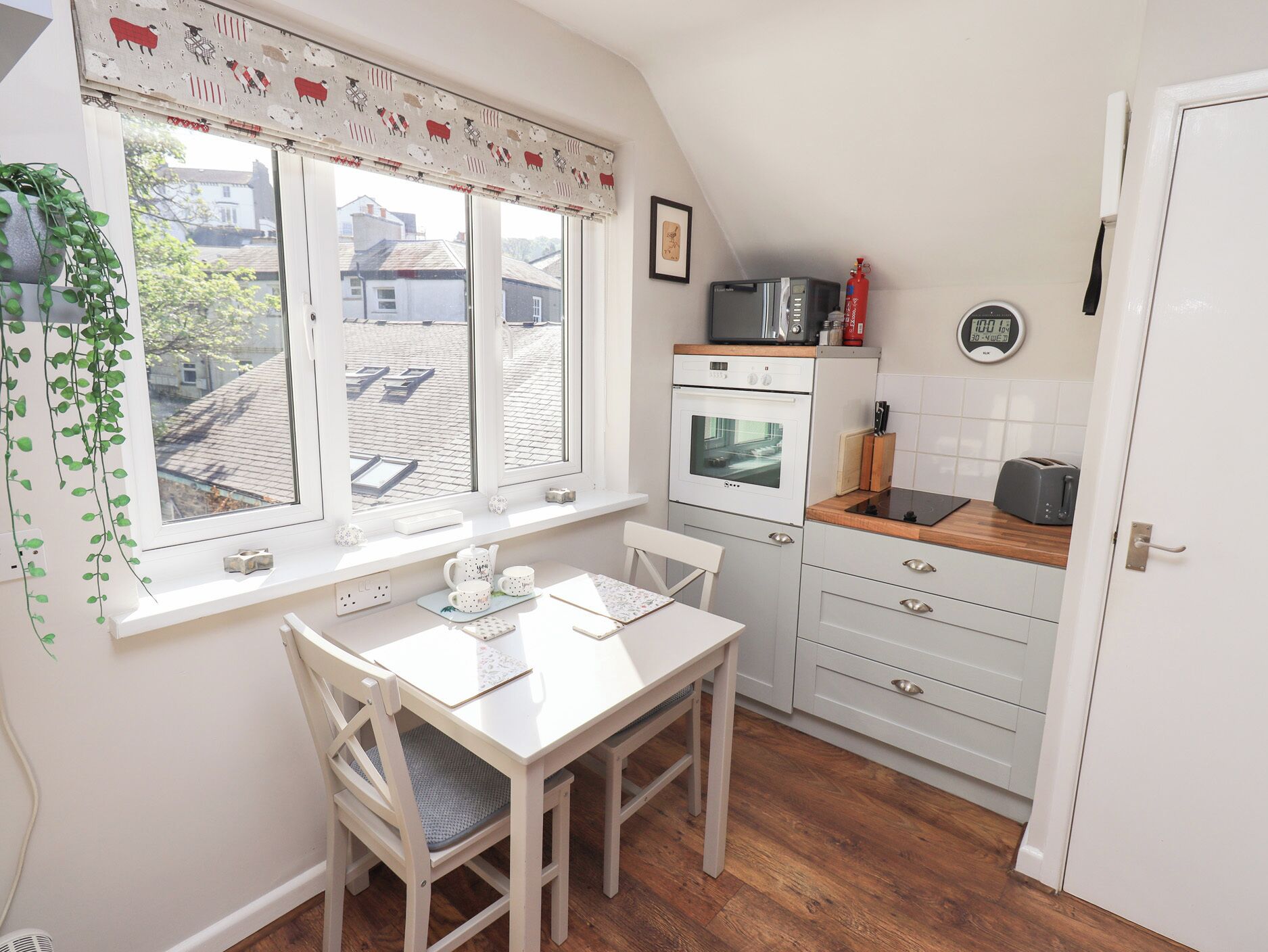 Cottage | Bếp riêng | Tủ lạnh, lò vi sóng, bếp nấu, máy rửa bát 