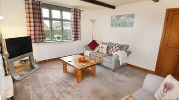 Cottage | Living room | TV