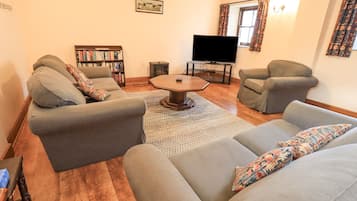 Cottage | Living area
