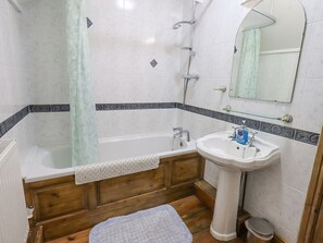 Cottage | Bilik Mandi | Pancuran mandi 