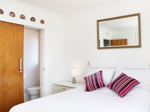 Cottage | 3 bedrooms, individually decorated, individually furnished, free WiFi - Sengador (Christchurch)