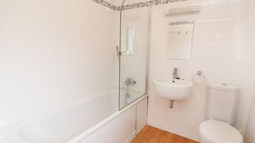 Cottage | Bathroom | Shower