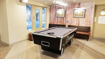 Cottage | Game room