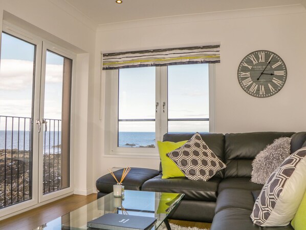 Living room - 24 Waters Edge (Banff)