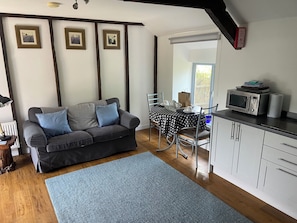 Cottage | Living area