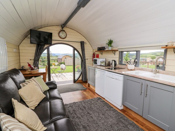 Cottage | Interior - Mountain View (Rhayader)