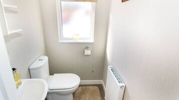 Cottage | Salle de bain | Douche, sĂšche-cheveux