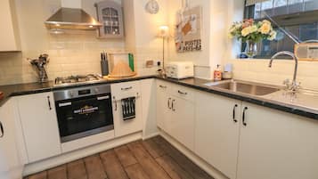 Cottage | Dapur peribadi | Peti sejuk, ketuhar gelombang mikro, dapur, mesin basuh pinggan mangkuk