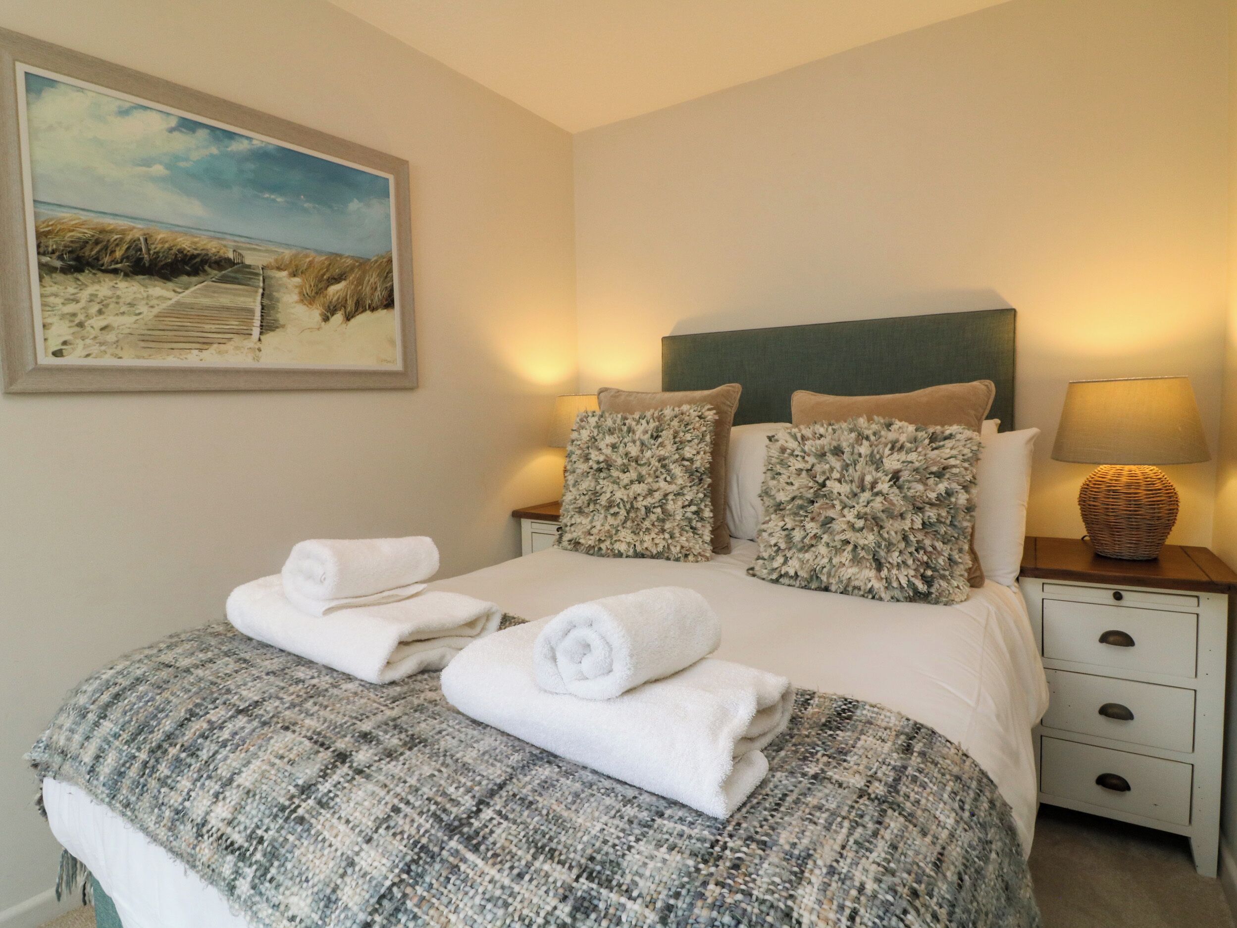 Cottage | 2 bedrooms, individually decorated, individually furnished, free WiFi