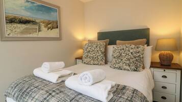 Cottage | 2 bedrooms, individually decorated, individually furnished, free WiFi