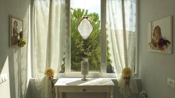 Tripla Economy (basement level) | Servizio della camera