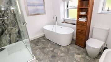 Cottage | Bathroom | Shower