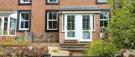 Cottage | Front of property