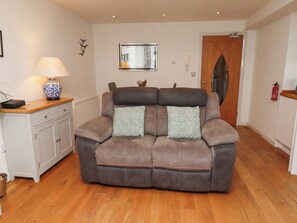 Cottage | Living area - 6 Mill Wharf (Berwick-upon-Tweed)