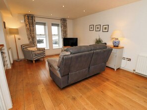 Cottage | Living area - 6 Mill Wharf (Berwick-upon-Tweed)