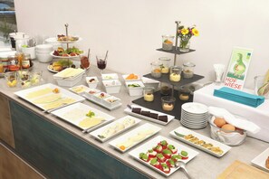 Frokostbuffé hver dag (mot et tillegg)