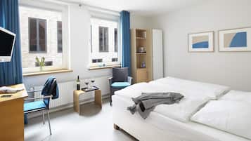 Comfort Double Room | In-room safe, individually decorated, individually furnished, desk