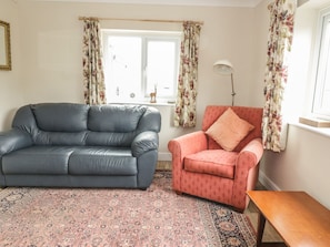 Cottage | Living area