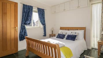 2 bedrooms, individually decorated, individually furnished, free WiFi