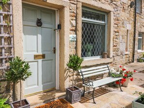 Cottage | Property grounds - Woodman Cottage (Skipton)