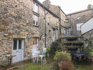 Cottage | Property grounds - Courtyard Cottage (Carnforth)