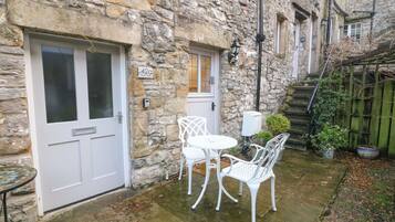 Cottage | Outdoor dining