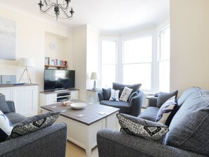Cottage | Living area | TV, DVD player - Seashore House (Newquay)
